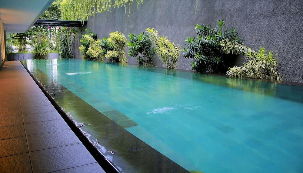 Zen Rooms Patra Kuningan Syariah Jakarta Exterior foto