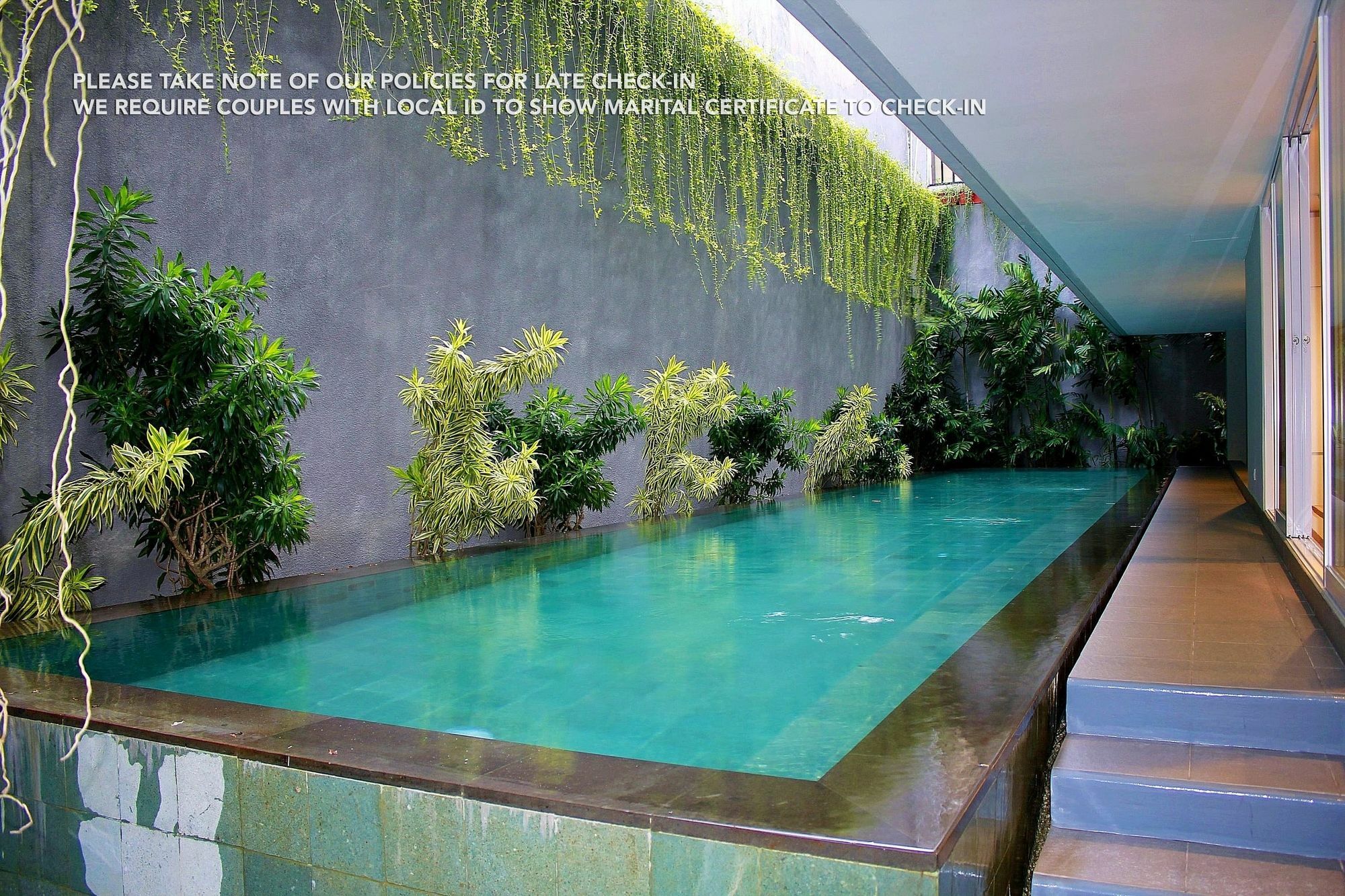 Zen Rooms Patra Kuningan Syariah Jakarta Exterior foto